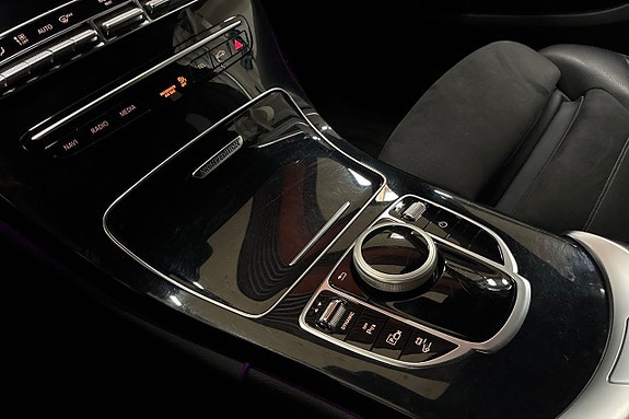Mercedes-Benz C300 21 of 25