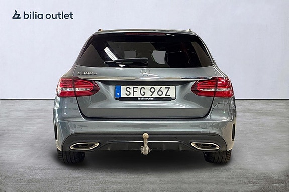 Mercedes-Benz C300 9 of 25