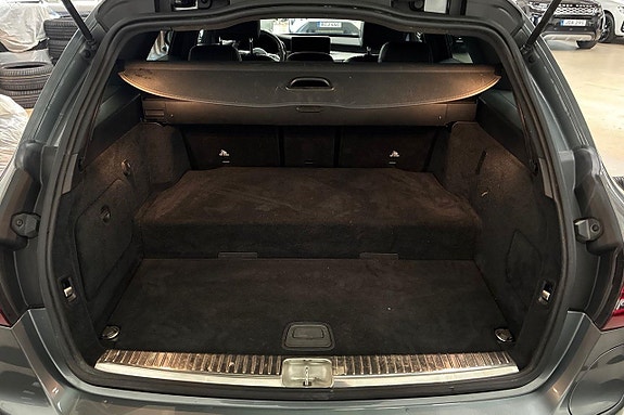 Mercedes-Benz C300 12 of 25