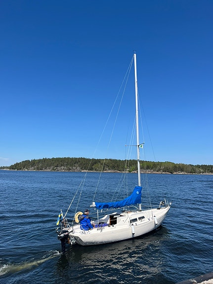 Välvårdad IF-båt nr 2276 – seglingsklar med nya dynor och mycket utrustning 2 of 13