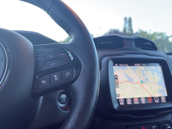 Jeep Renegade 21 of 24