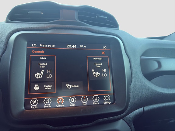 Jeep Renegade 17 of 24