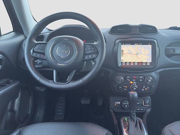 Jeep Renegade 15 of 24
