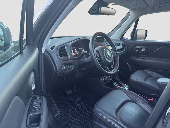 Jeep Renegade 9 of 24