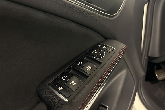 Mercedes-Benz CLA200 24 of 24