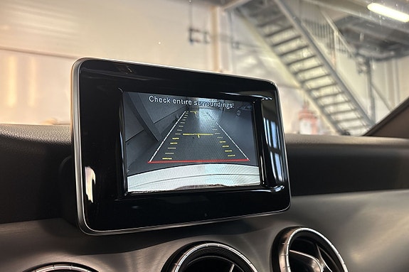 Mercedes-Benz CLA200 19 of 24
