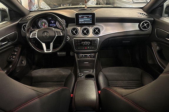 Mercedes-Benz CLA200 13 of 24