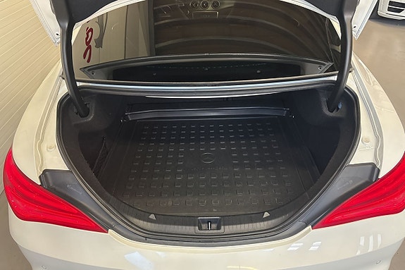 Mercedes-Benz CLA200 11 of 24