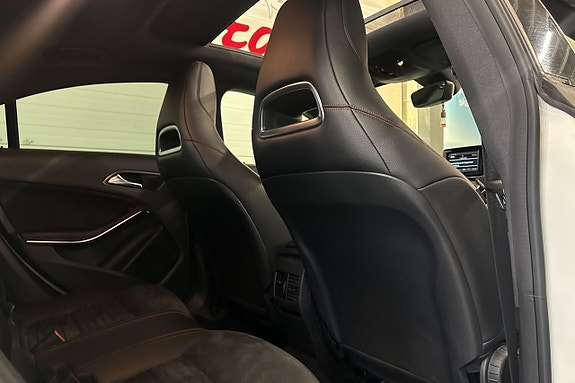 Mercedes-Benz CLA200 12 of 24