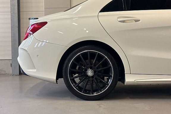 Mercedes-Benz CLA200 5 of 24