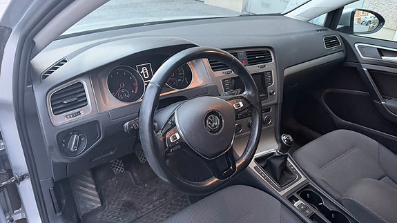 Volkswagen Golf VII 8 of 11