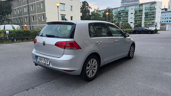 Volkswagen Golf VII 7 of 11