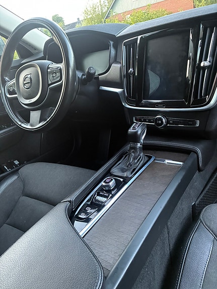 Volvo V90 Cross Country 12 of 17