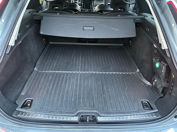 Volvo V90 Cross Country 14 of 17