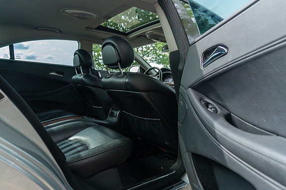 Mercedes-Benz CLS350 18 of 20