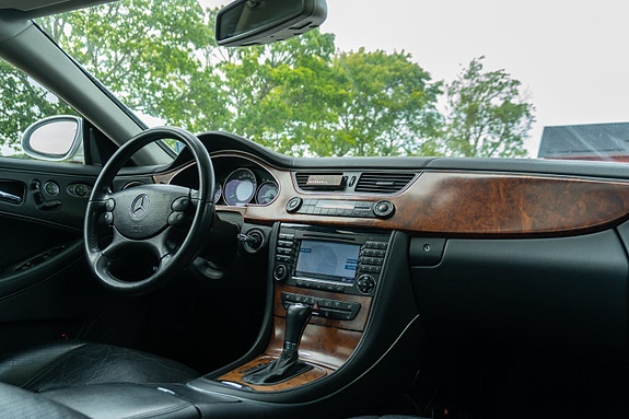 Mercedes-Benz CLS350 17 of 20