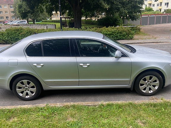 Skoda Superb 8 of 9