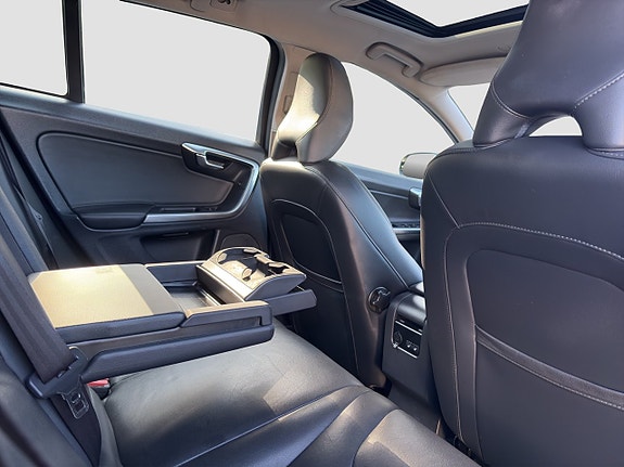 Volvo V60 11 of 22