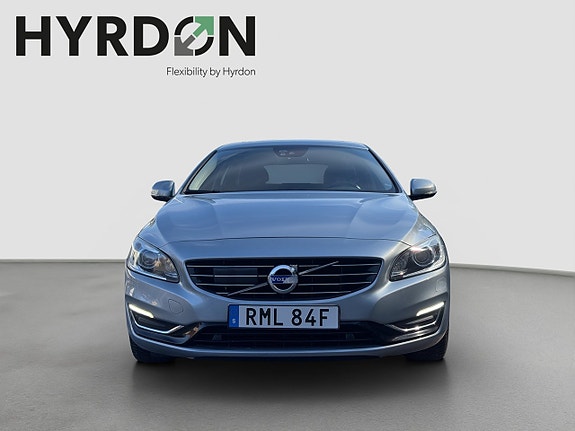 Volvo V60 2 of 22