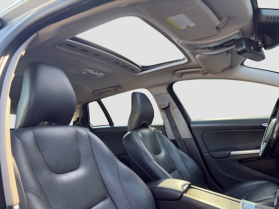 Volvo V60 12 of 22