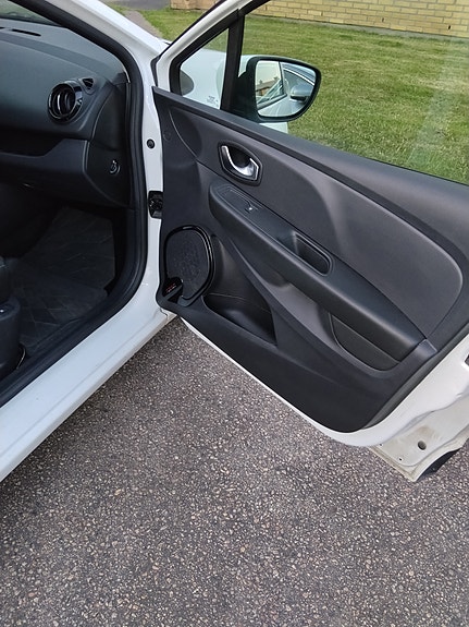 Renault Clio 10 of 12