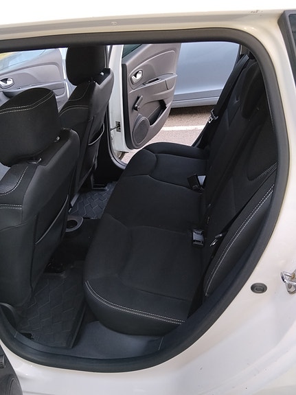 Renault Clio 11 of 12