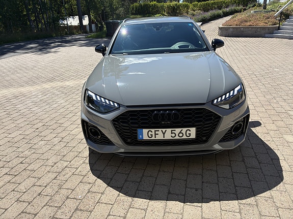 Audi RS4 3 of 14