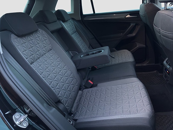 Volkswagen Tiguan 12 of 21