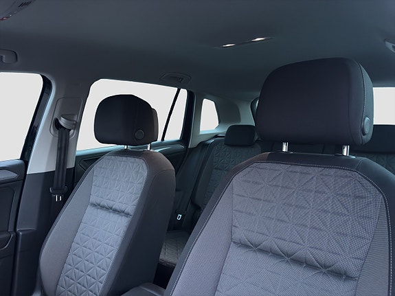 Volkswagen Tiguan 17 of 21
