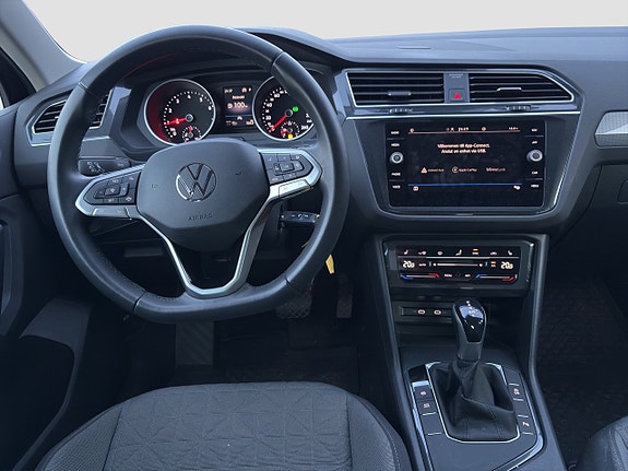Volkswagen Tiguan 10 of 21