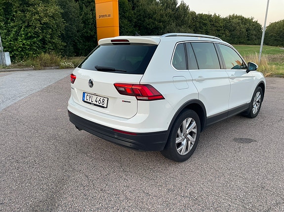 Volkswagen Tiguan 3 of 7
