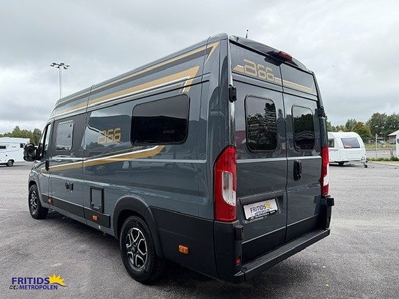 Bürstner B66 / C 640 Nyhet! Dieselvärme-Skinnklädsel-Variobadrum 4 of 12