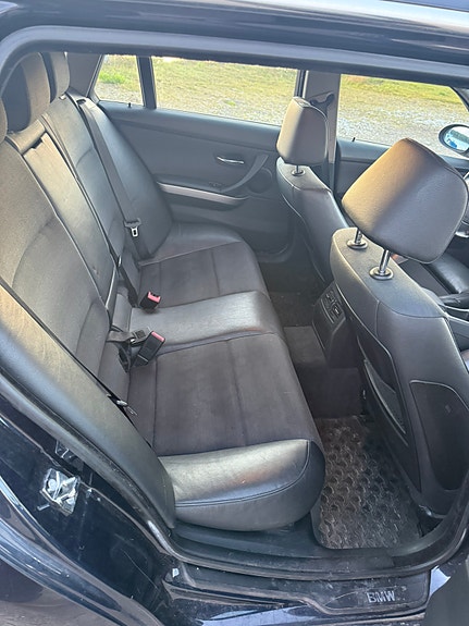 BMW 325Xi 7 of 8