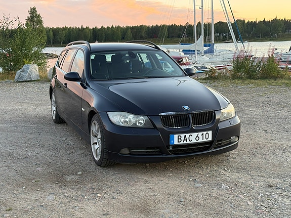 BMW 325Xi 3 of 8
