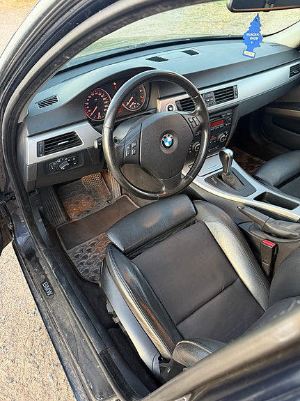 BMW 325Xi 5 of 8