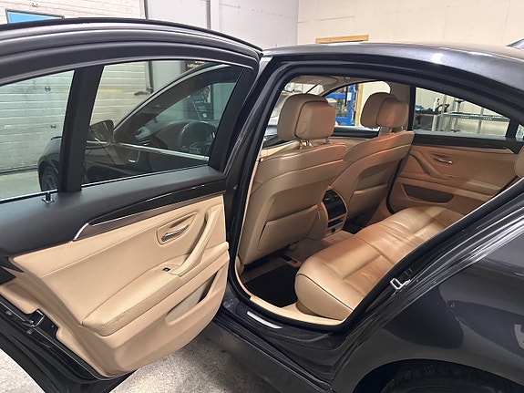 BMW 528 10 of 17