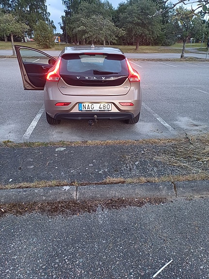 Volvo V40 3 of 3