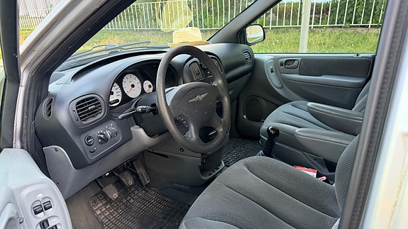 Chrysler Voyager 4 of 6