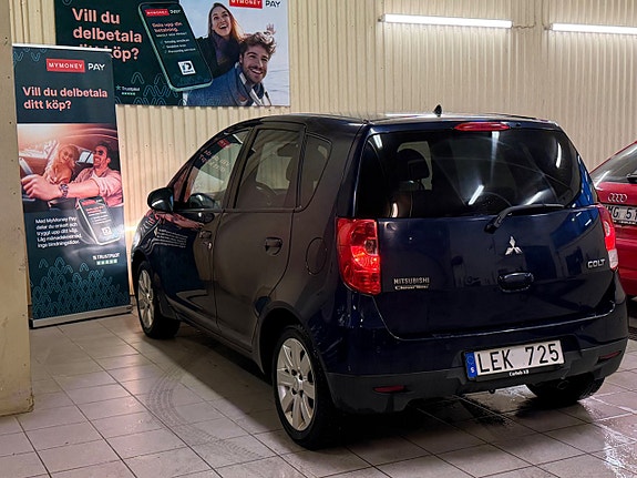 Mitsubishi Colt 4 of 10