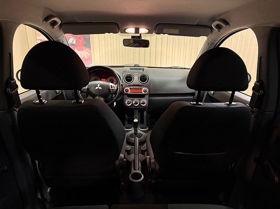 Mitsubishi Colt 9 of 10