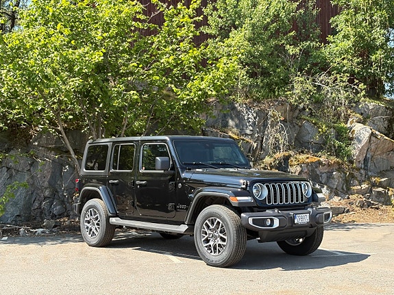 Jeep Wrangler 2 of 25