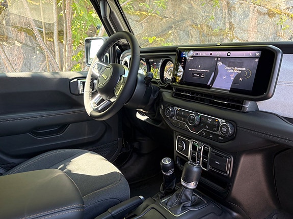 Jeep Wrangler 10 of 25