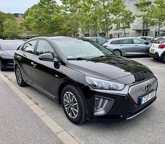 Hyundai IONIQ 3 of 12