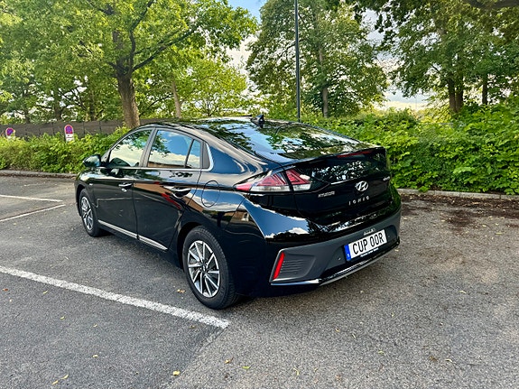 Hyundai IONIQ 4 of 12