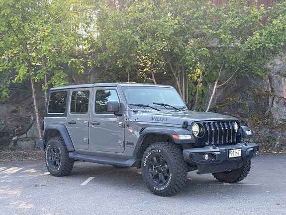 Jeep Wrangler Unlimited 2 of 26