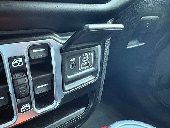 Jeep Wrangler Unlimited 23 of 26