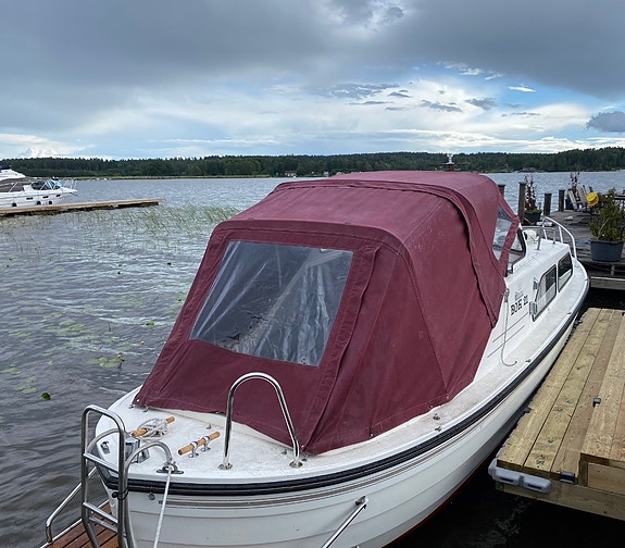 Välvårdad och pålitlig Skilsö 23 – Välutrustad, snål & driftsäker! 2 of 16