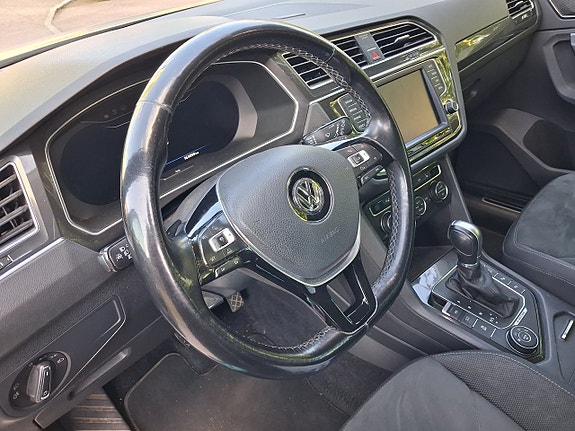 Volkswagen Tiguan 9 of 14