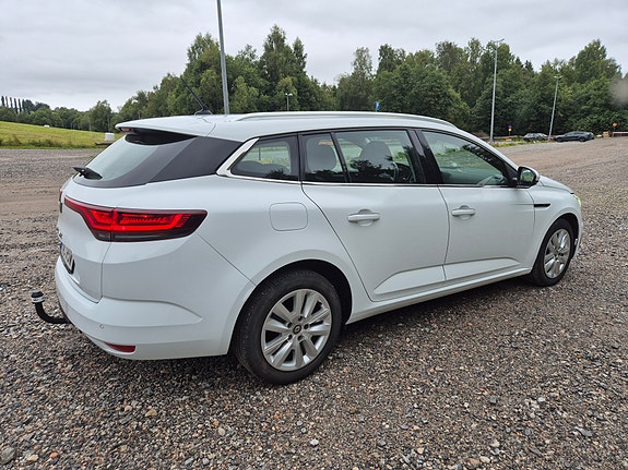 Renault Megane IV 2 of 11