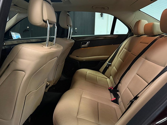 Mercedes-Benz E350 8 of 25